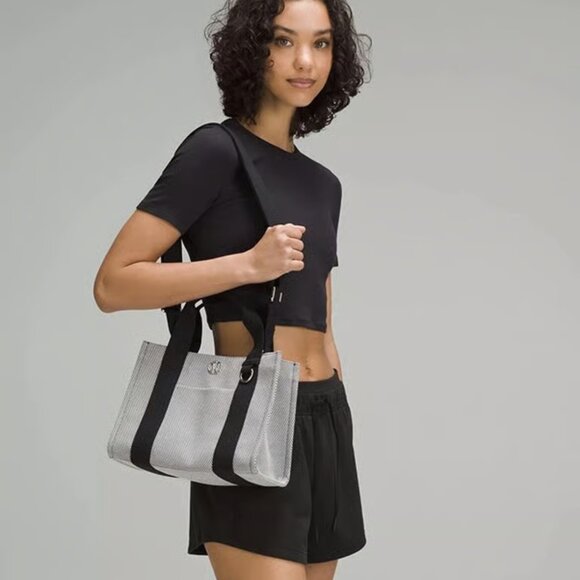 RARE Lululemon Mini-Canvas Tote Bag 4.5L Anchor Ivory Black Two-Tone NWT - Picture 2 of 11